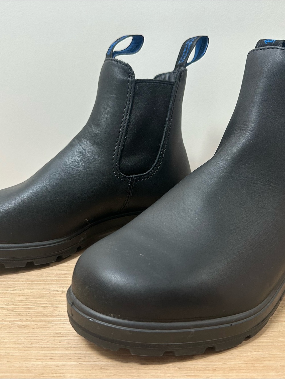 Blundstone Black Leather #2274
Thermal High Top Boots - Black
6.5 US Women